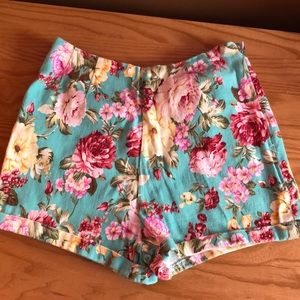 Floral shorts - high waisted